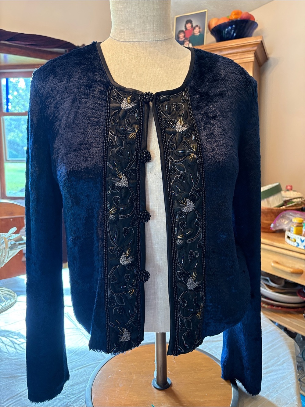 Lianne Barnes vintage women’s M beaded embroidered faux fur evening sweater